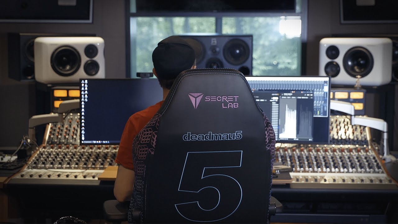 deadmau5 x Telegrapher - YouTube